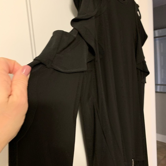 DKNY SWEATER OPEN SHOLDER - Picture 4 of 9